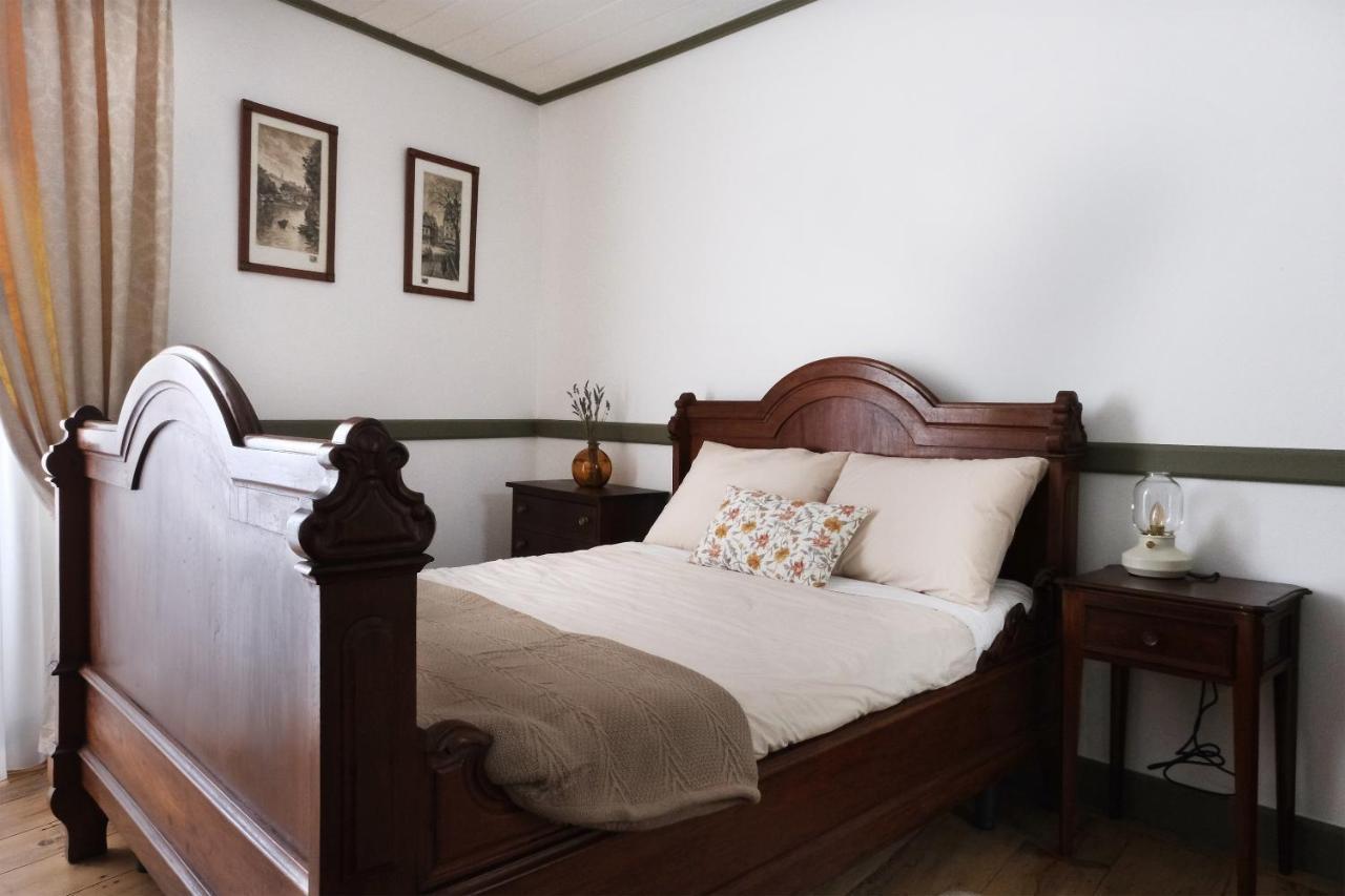 Casa Da Praca - Guest House พินเญล ภายนอก รูปภาพ