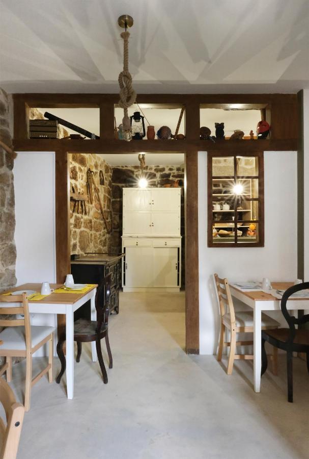 Casa Da Praca - Guest House พินเญล ภายนอก รูปภาพ